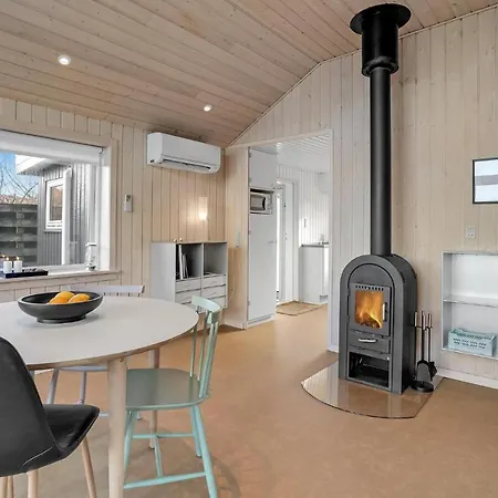 2 Bedroom In V Holiday home *