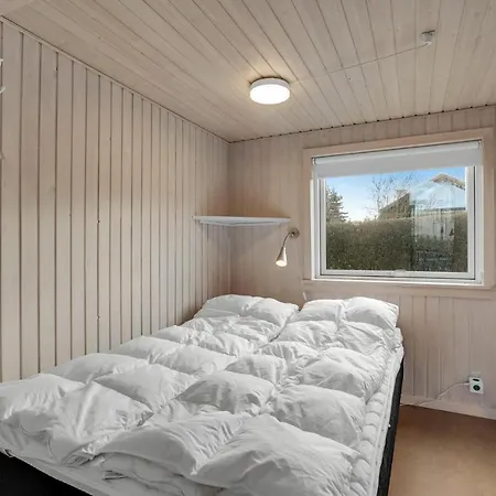 2 Bedroom In V 度假居 埃斯比约